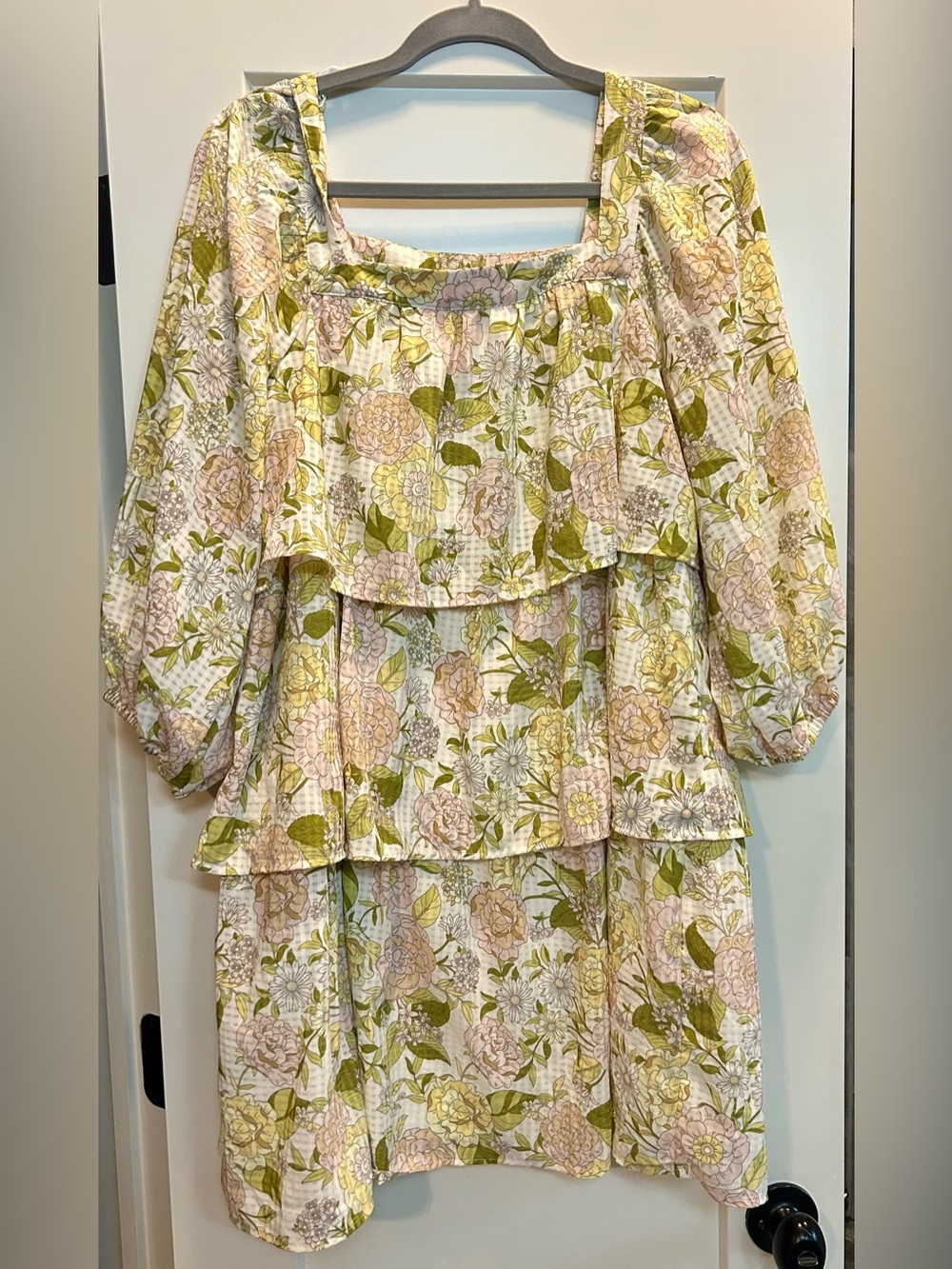 Who What Wear Pink & Green Floral Tiered Puff-Sleeve Mini Dress